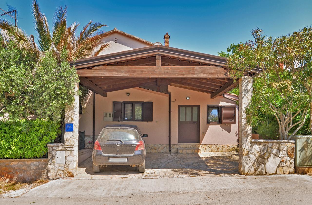 Vesna 1642 Apartamento Pula
