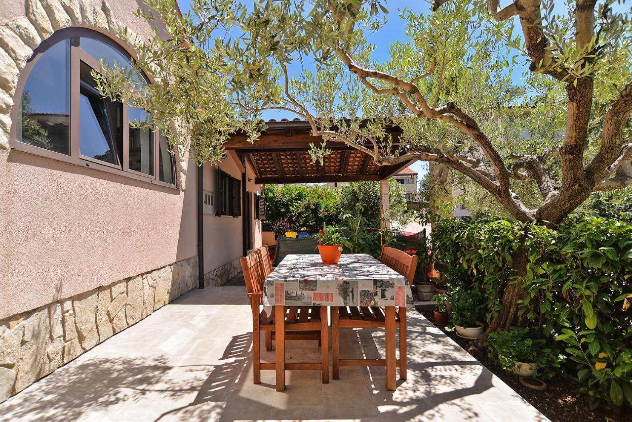 Vesna 1642 Apartamento Pula