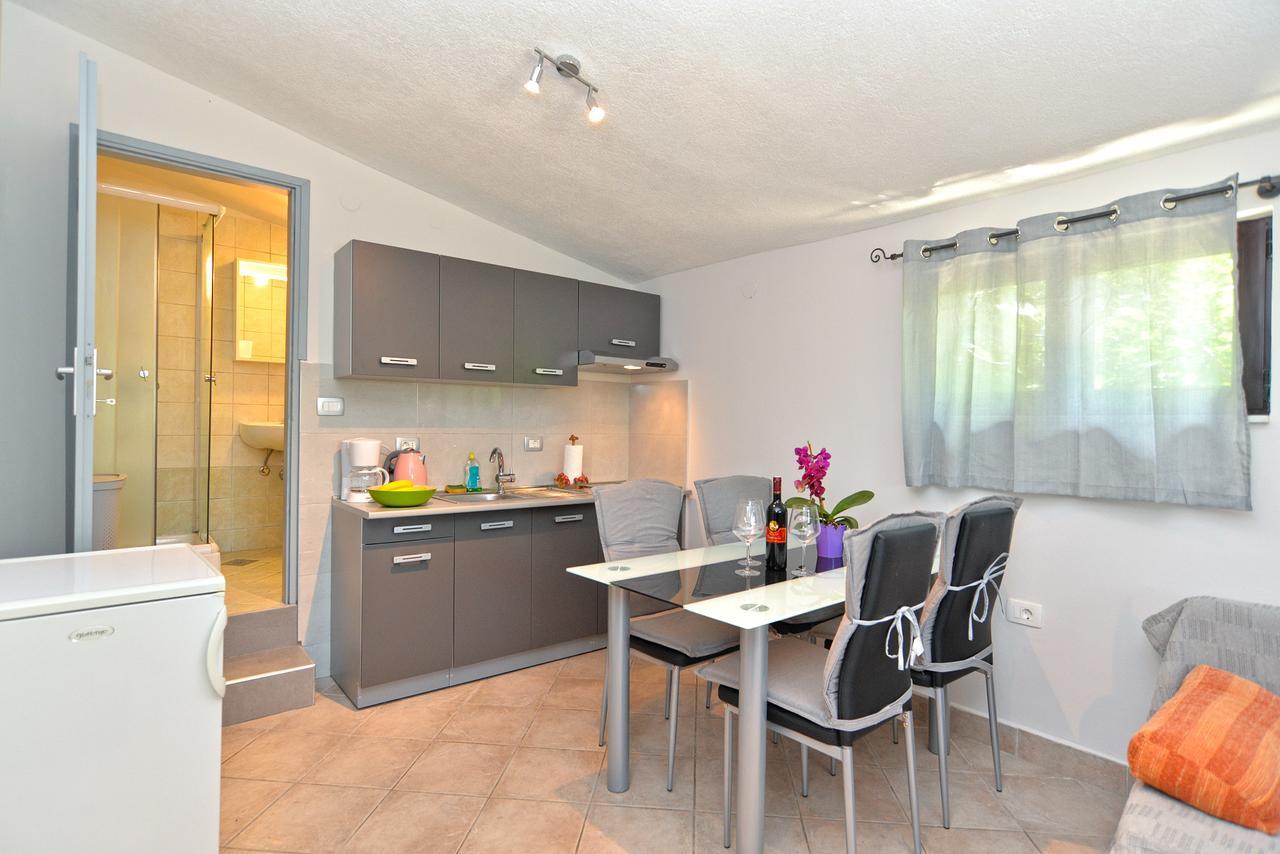 Vesna 1642 Appartamento Pola